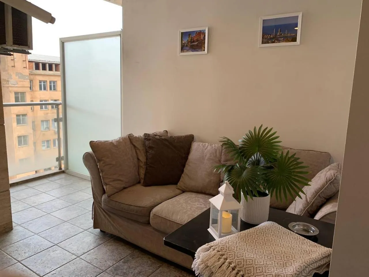 Сozy Three-Room Apartment With 2 Separate Bedrooms In Old ティビリシ