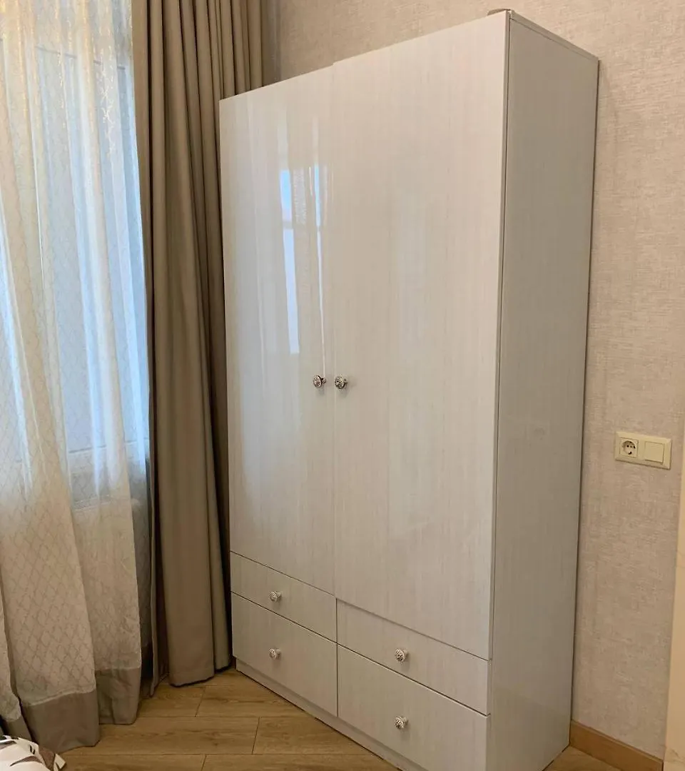 Сozy Three-Room Apartment With 2 Separate Bedrooms In Old ティビリシ